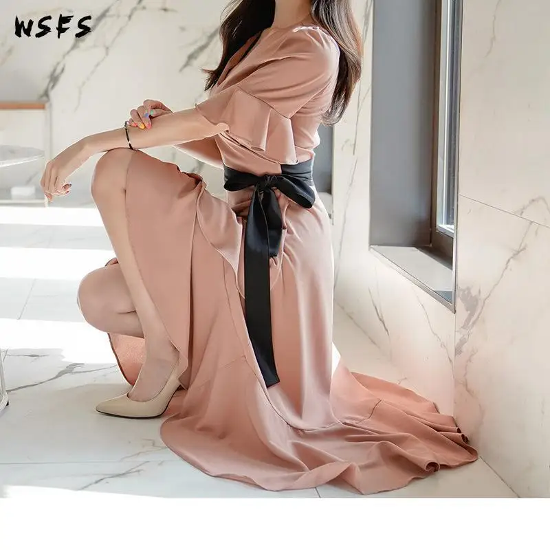 Женское винтажное вечернее платье розовое облегающее с асимметричным подолом в