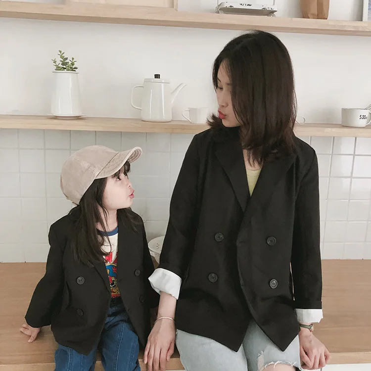 Семейные комплекты для мамы и детей пальто с двумя пуговицами ветровка