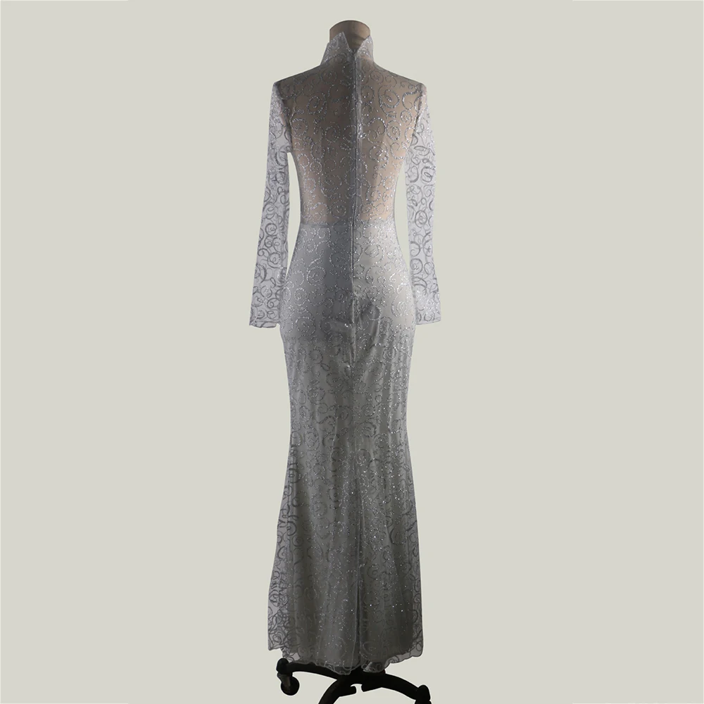Женское вечернее платье макси в пол элегантное серебристое с блестками и длинным