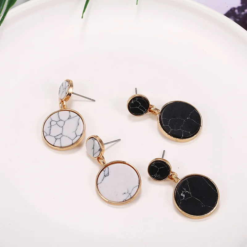 

2021 New Women's Earrings Color Metal Simple Charm Hollow Geometric Pendant Earrings Suitable For Winter Jewelry Lover Gift