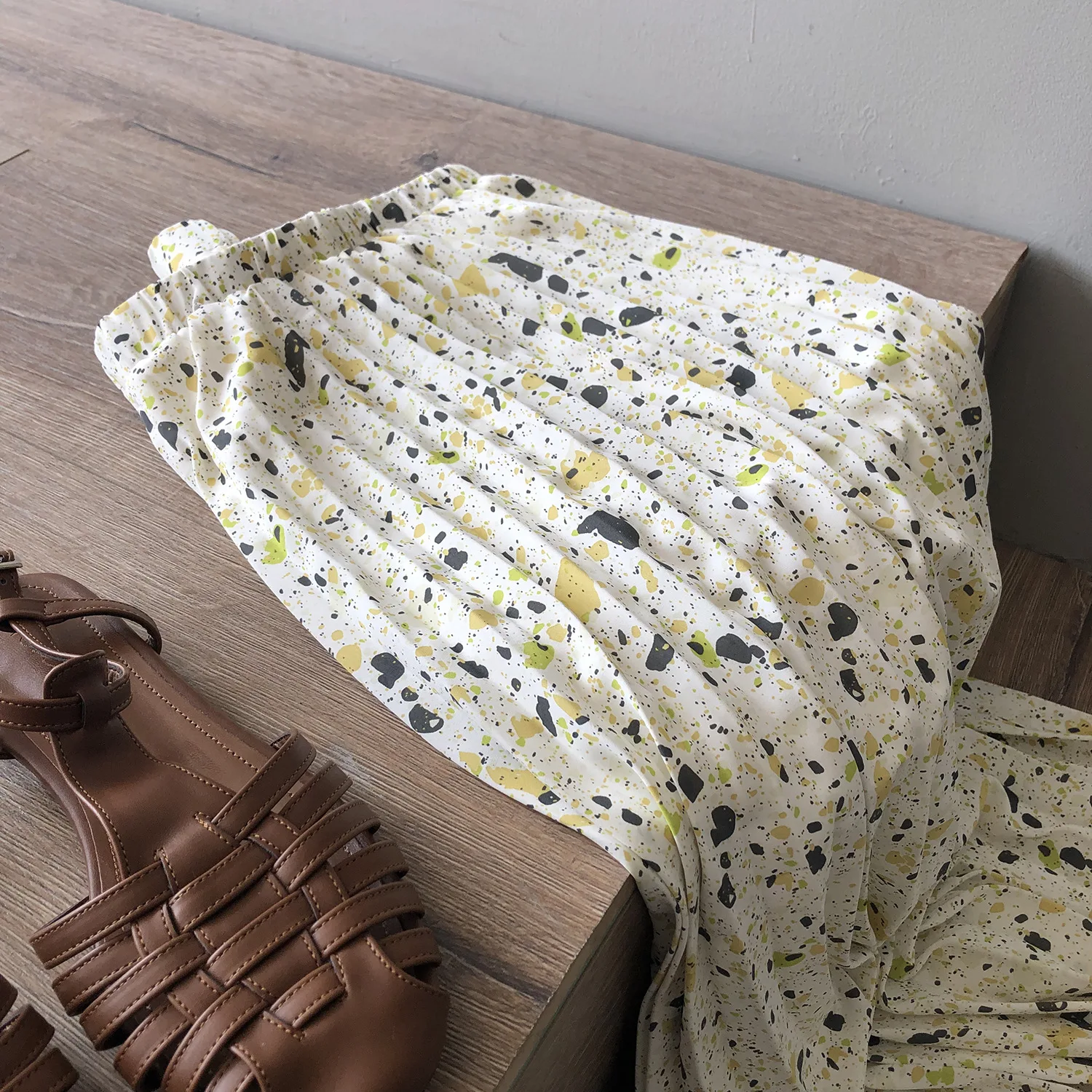 

COZOK Floral Skirt Women's 2021 Summer New Korean High Waisted Slim Drape Mid Length Pleated Skirt 9570