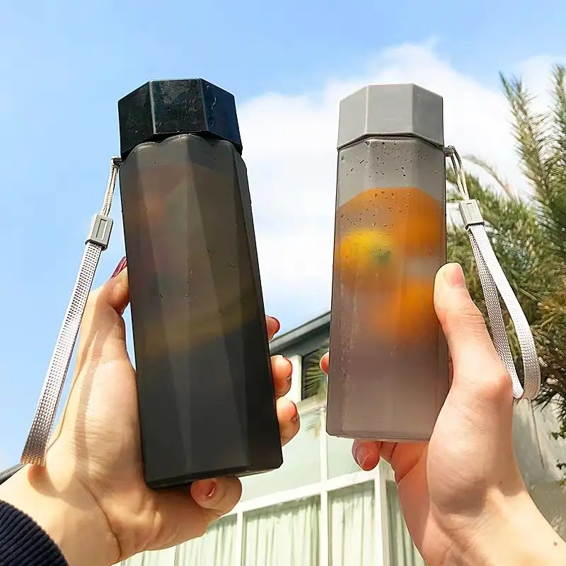 

Creative water cup female student Korean version with rope simple frosting anti falling plastic trend high temperature free hand