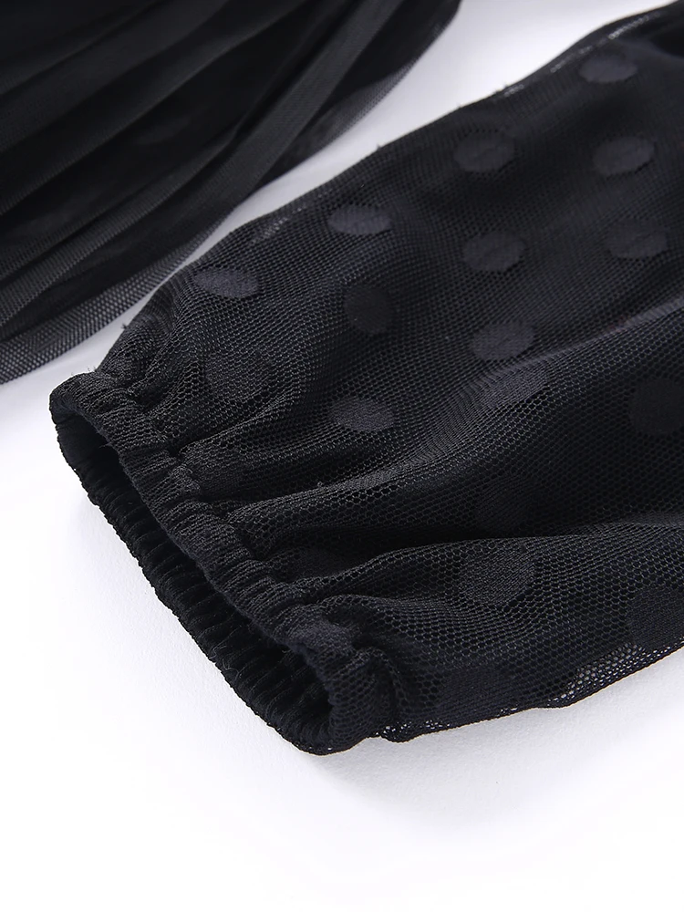 Платье-трапеция вельветовое до колен с оборками на воротнике для