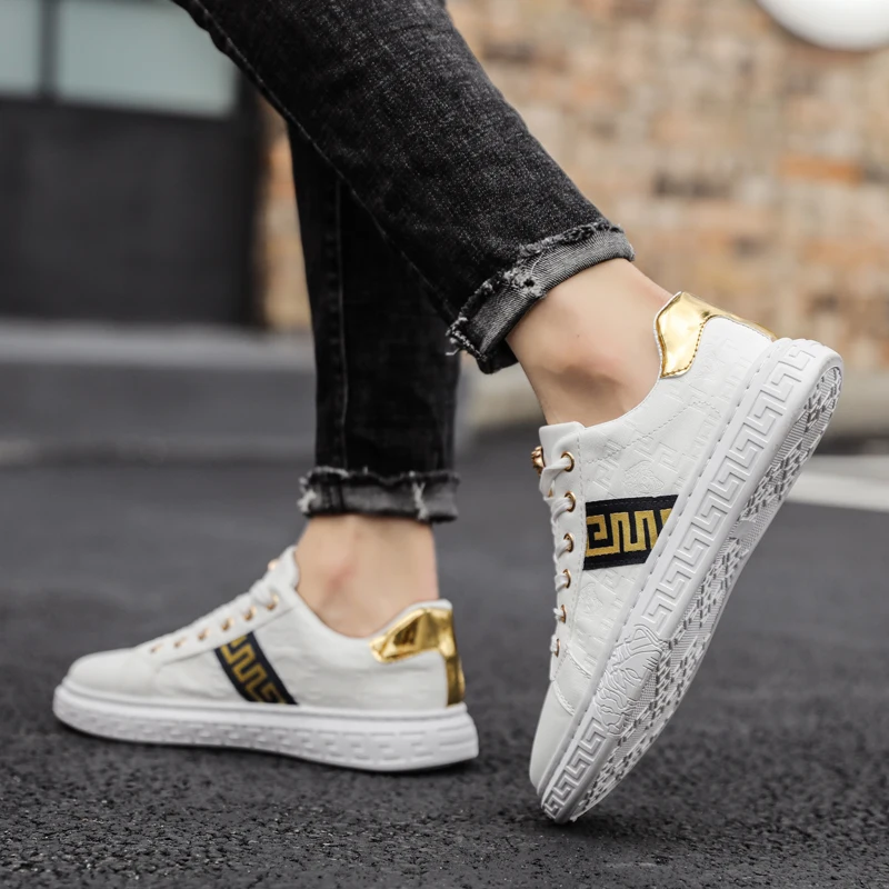 

Men Casual Shoes Flats trend luxury Comfortable Outdoor Unisex Walking Shoes Light Breathable Sneakers chaussures zapatos 2021