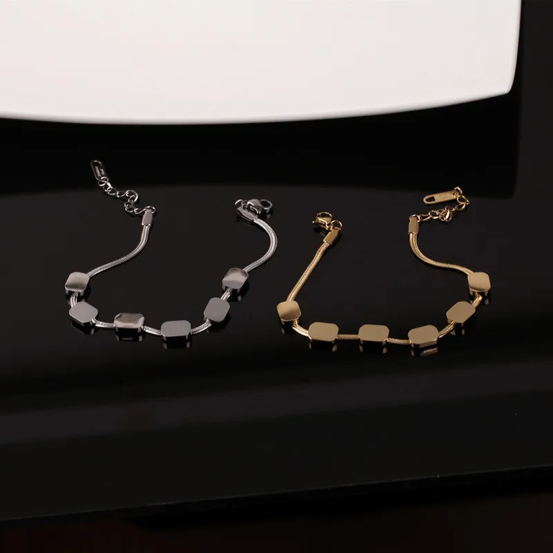 

TOSAKO Stainless Steel Bracelet Titanium Steel Fashion Personality Square Chain Link Hip Hop Jewelry