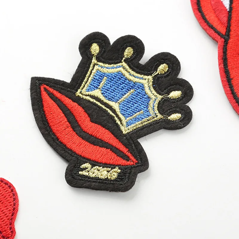 YENGON с мультипликационным принтом красные губы рот заплата вышивки используется