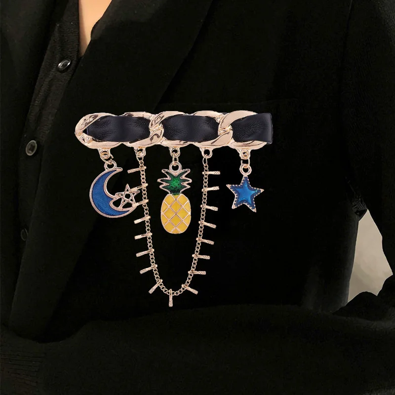 

Kpop Trendy Gold Color Tassel Brooch For Women Star Heart Pendant Statement Sweater Pins Jewelry Gift