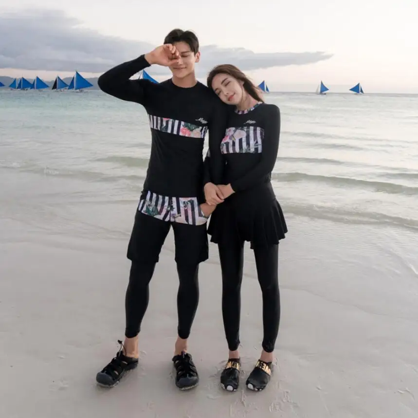 

Hot sale Korean style 2022 couple rashguard floral printed skirted swimsuit men and women lovers match surf vest+shirt+pant