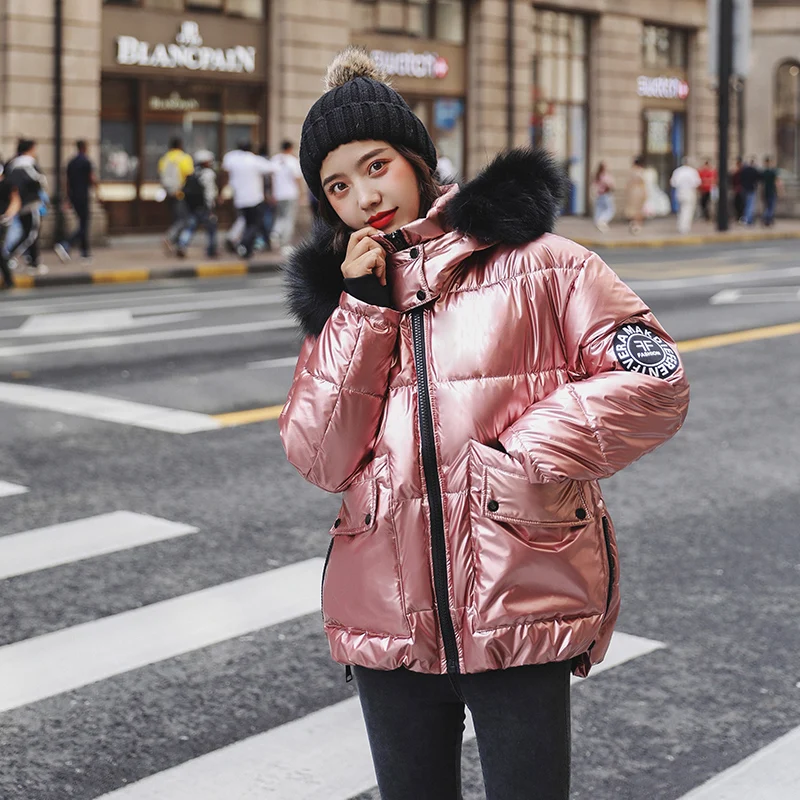 Женское зимнее пальто теплое плотное с капюшоном воротником из искусственного