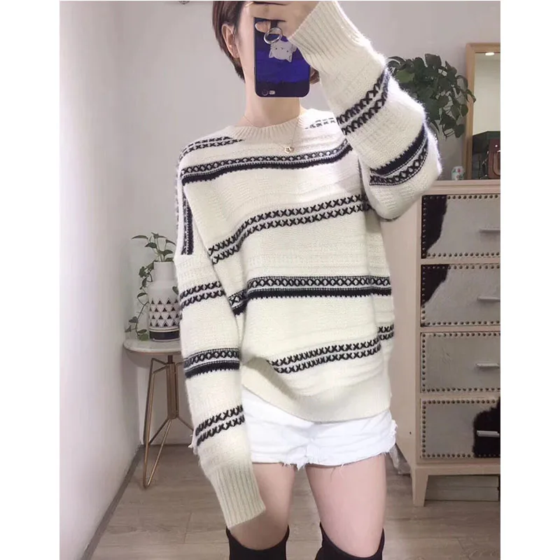 Женский полосатый свитер в черно-белую полоску осенне-зимний толстый