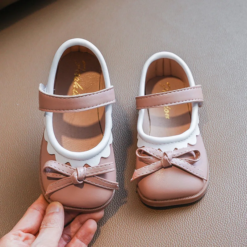 

2021 Butterfly-knot Kids Shoes for Girl New Autumn Cute Bordered Princess Leather Shoes for Wedding Party Baby Shoes Girl E06251