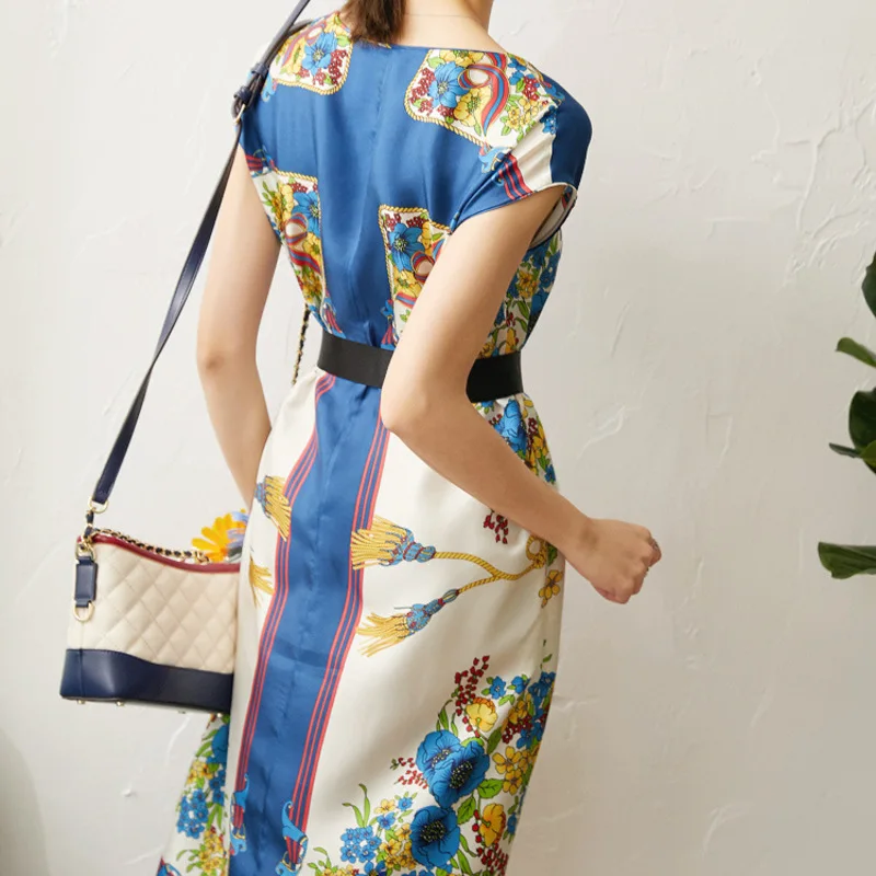 

New Flower printed pure silk dress to receive a word waist mulberry silk dress long 2020 female