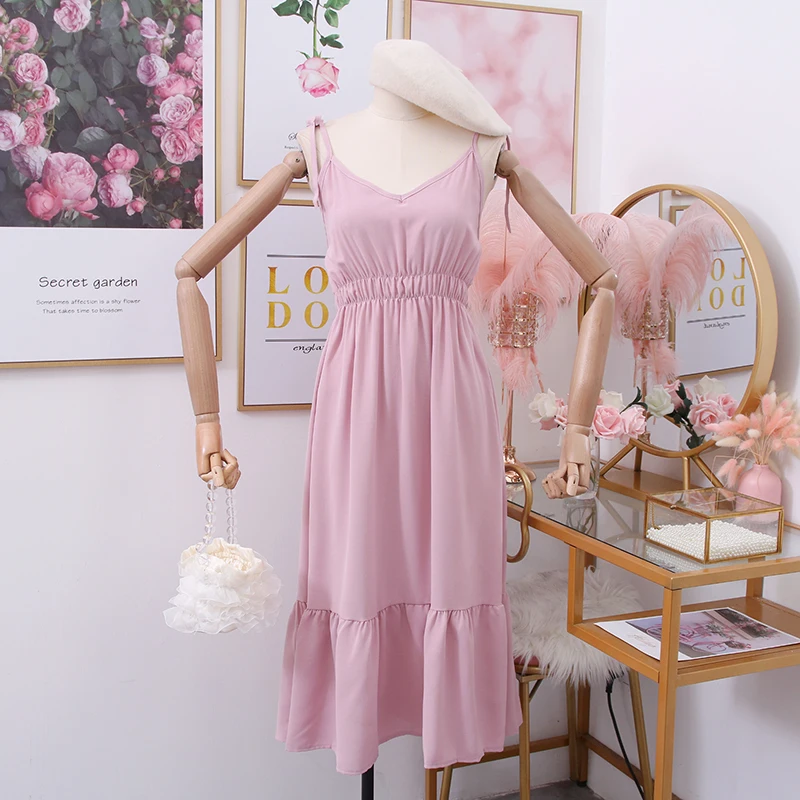 Платье-трапеция женское макси на бретелях с высокой талией плиссированное