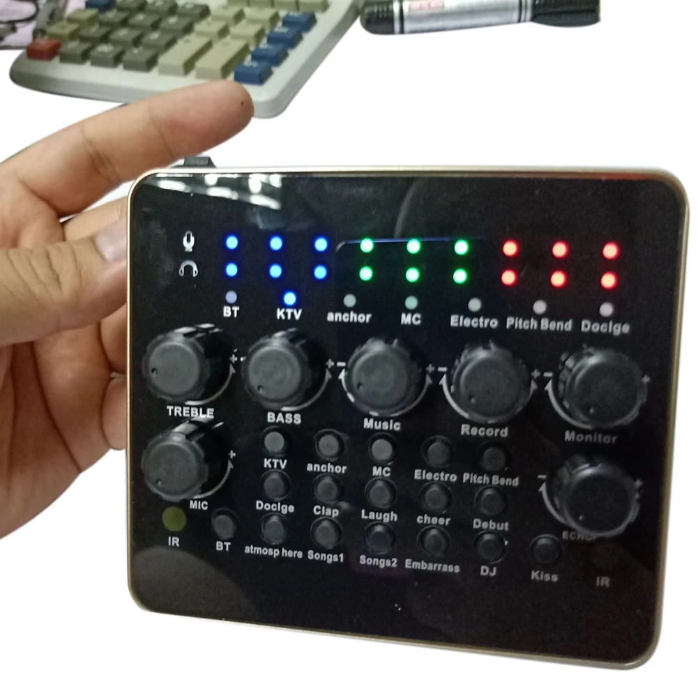 

Live Broadcast Sound Card Recording Computer Microphone 3D Headset USB Port Adjustable Singing Mobile Phone Mixer KTV Audio