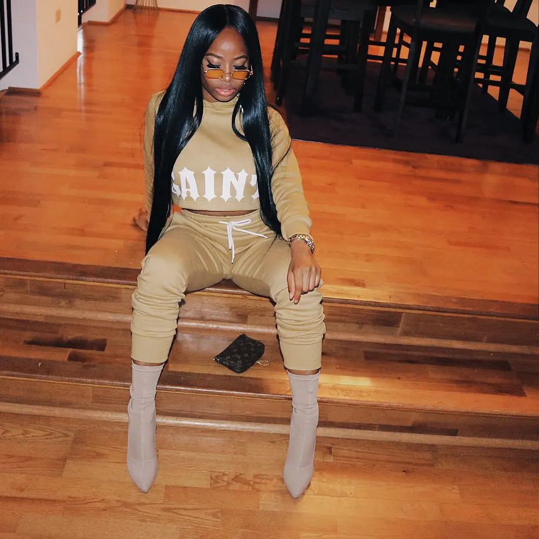 

Donsignet Fashion Women's Suit Spring New Hooded Collar Pullover Navel Solid Color Letter Printing Short Trousers Two-piece Suit