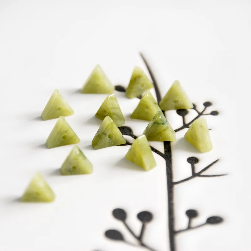 10 шт./лот натуральный зеленый авантюрин желтый халцедон лазурит треугольник