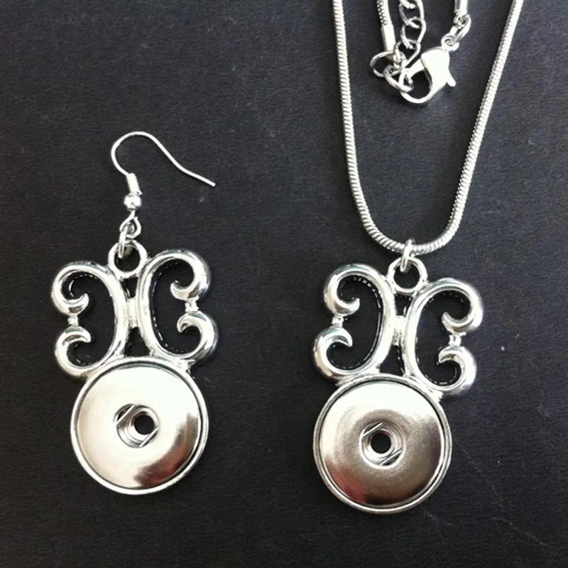 Комплект из колье и серёг с металлическими пуговицами 18 мм | Украшения аксессуары