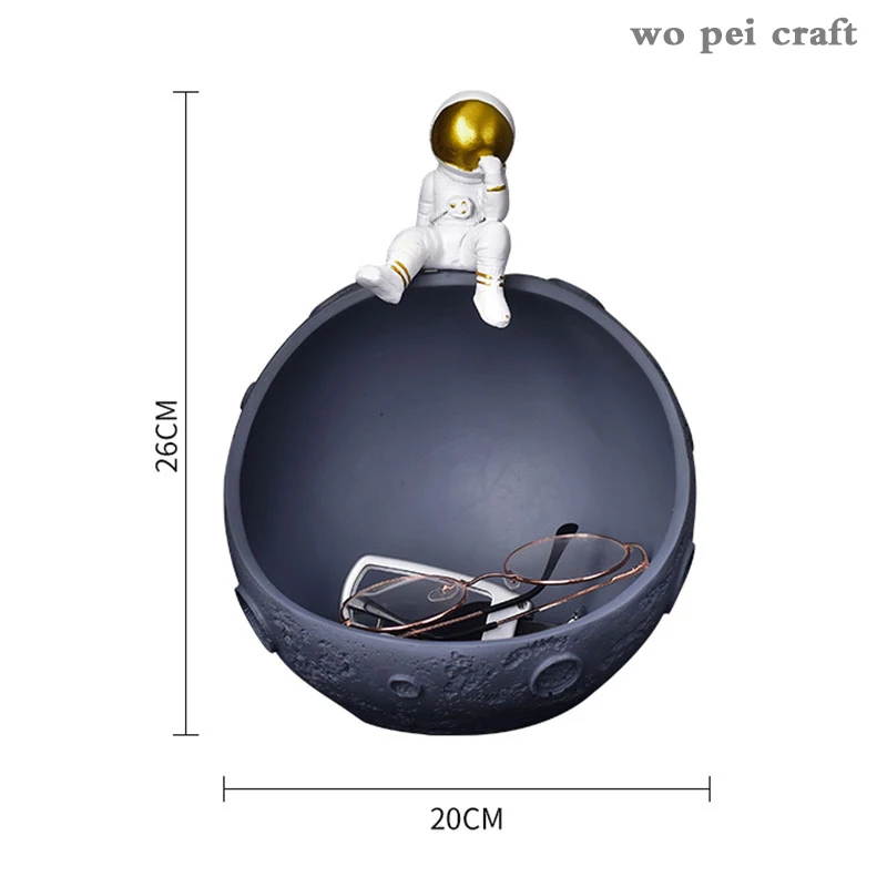 

Resin Astronaut Moon Landing Storage Tray Gilded Cosmonaut Decorative Ornaments Fruits Bowls Desktop Decor Snacks Organizer Bowl