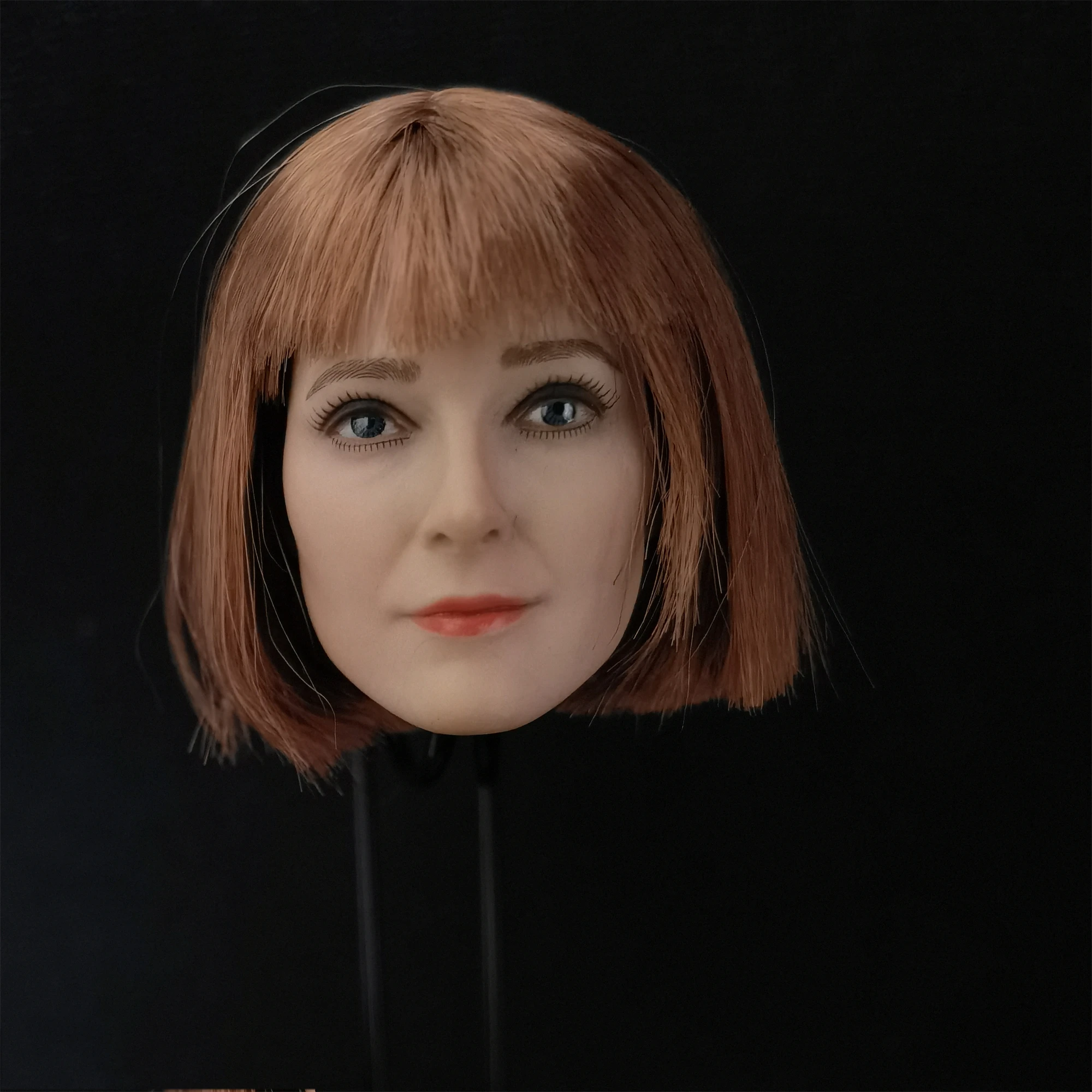 

1/6 Scale Short Red Hair Female Girl Head Sculpt Model Fit 12'' TBLeague Phicen Action Figure Body