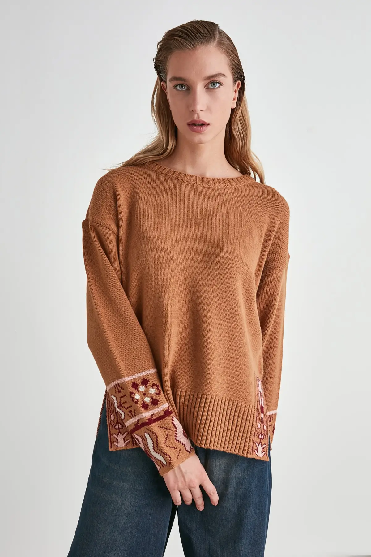 

Trendyol Embroidered Knitwear Sweater TWOAW21KZ1718