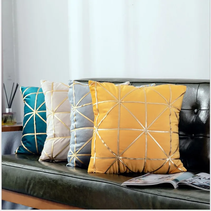 Наволочка из ПУ кожи с вышивкой и аппликацией бежевая желтая синяя красная