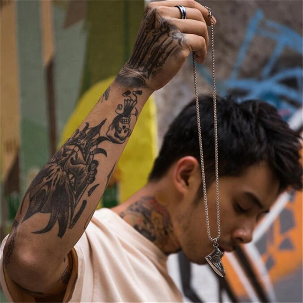 

Hip Hop Rock Creative Sports Shoes Pendant Retro Punk Chain Necklace Men's Jewelry Jewelry Accessories Gift Wholesale