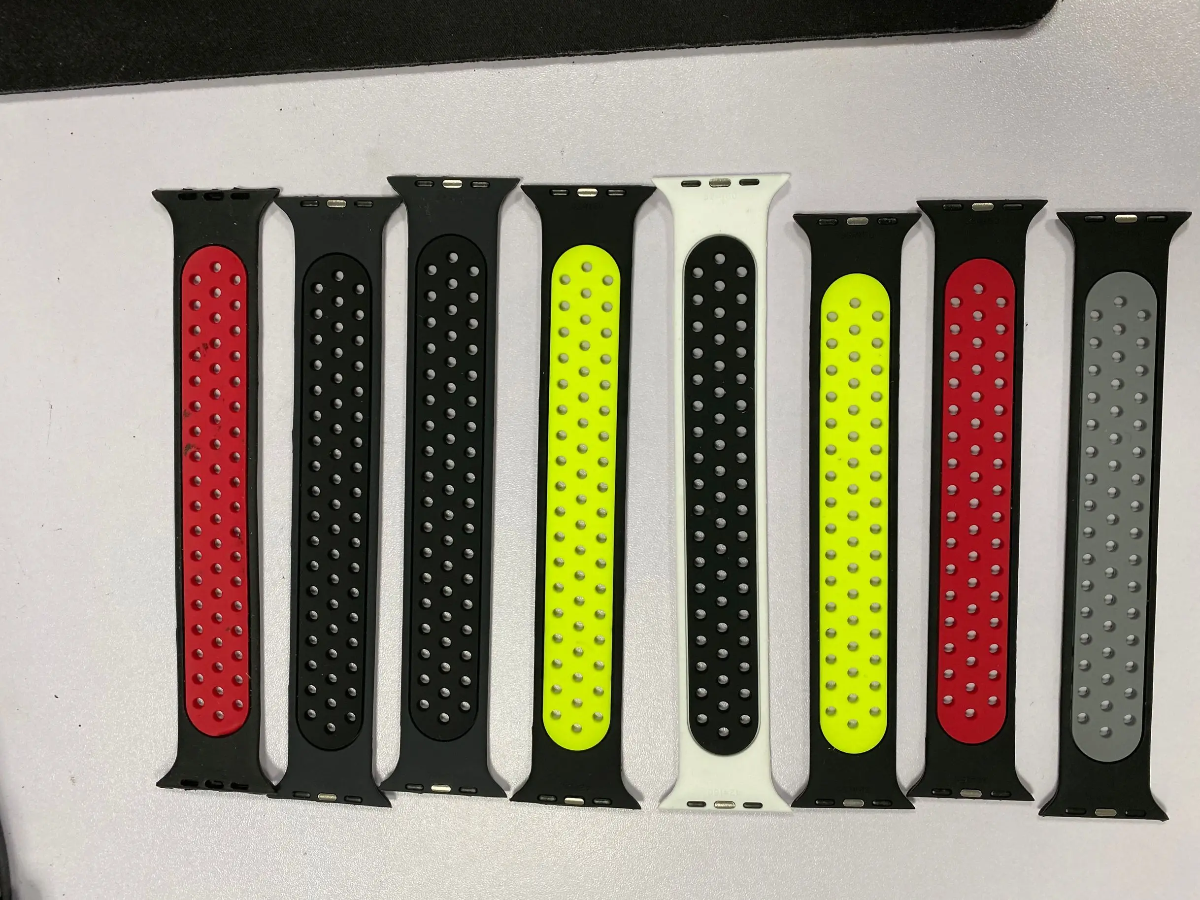 Solo Loop strap for Apple Watch Band 44mm 40mm iWatch band 38mm 42mm Elastic Silicone bracelet apple watch Series 3 4 5 SE 6