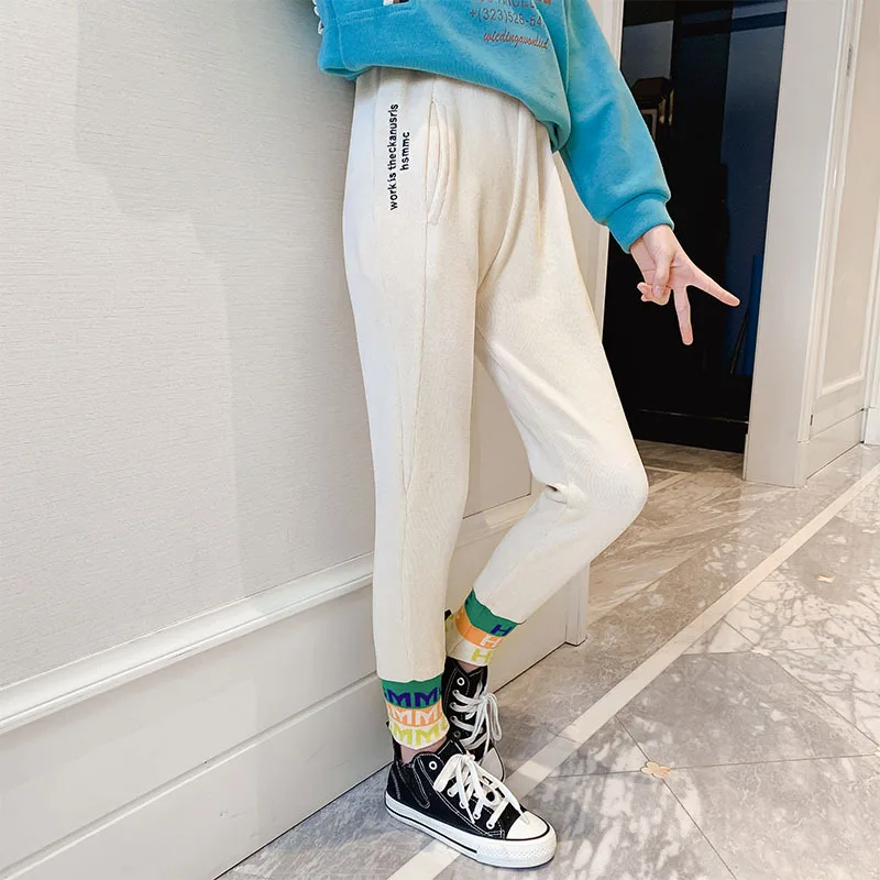 

Модные брюки для девочек, новинка 2020, повседневные брюки, модные уличные спортивные брюки с надписью на весну и осень, брюки для девочек с эл...