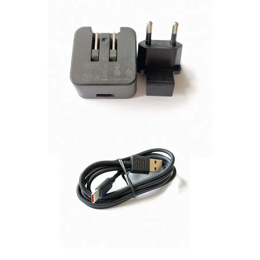 Подержанное зарядное устройство 5 В а и адаптер переменного тока типа C кабель