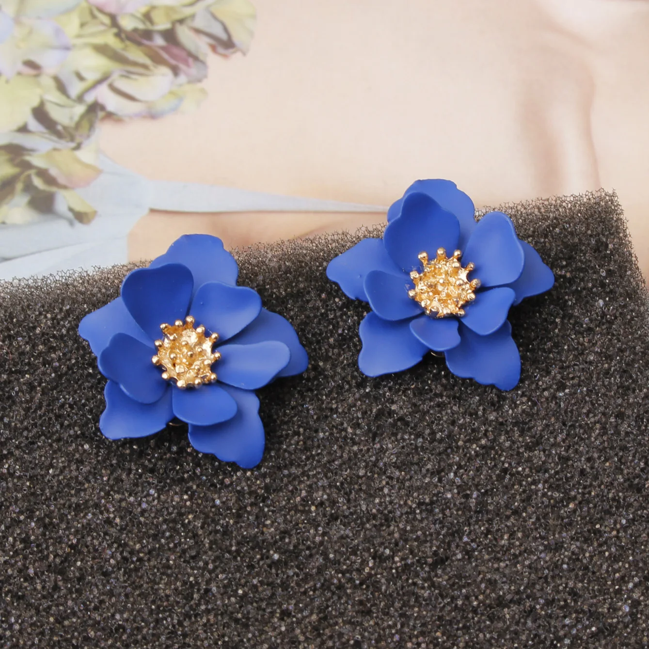 

Charm Chic Small Flower Stud Earrings Gold Color Bud Frosted Petal Earrings For Women Girl Korean Cute Fashion Jewelry Gift