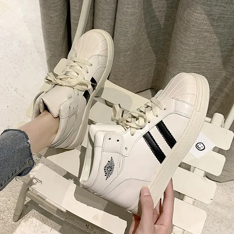 Женские кроссовки без шнуровки повседневные мягкие дышащие на плоской подошве