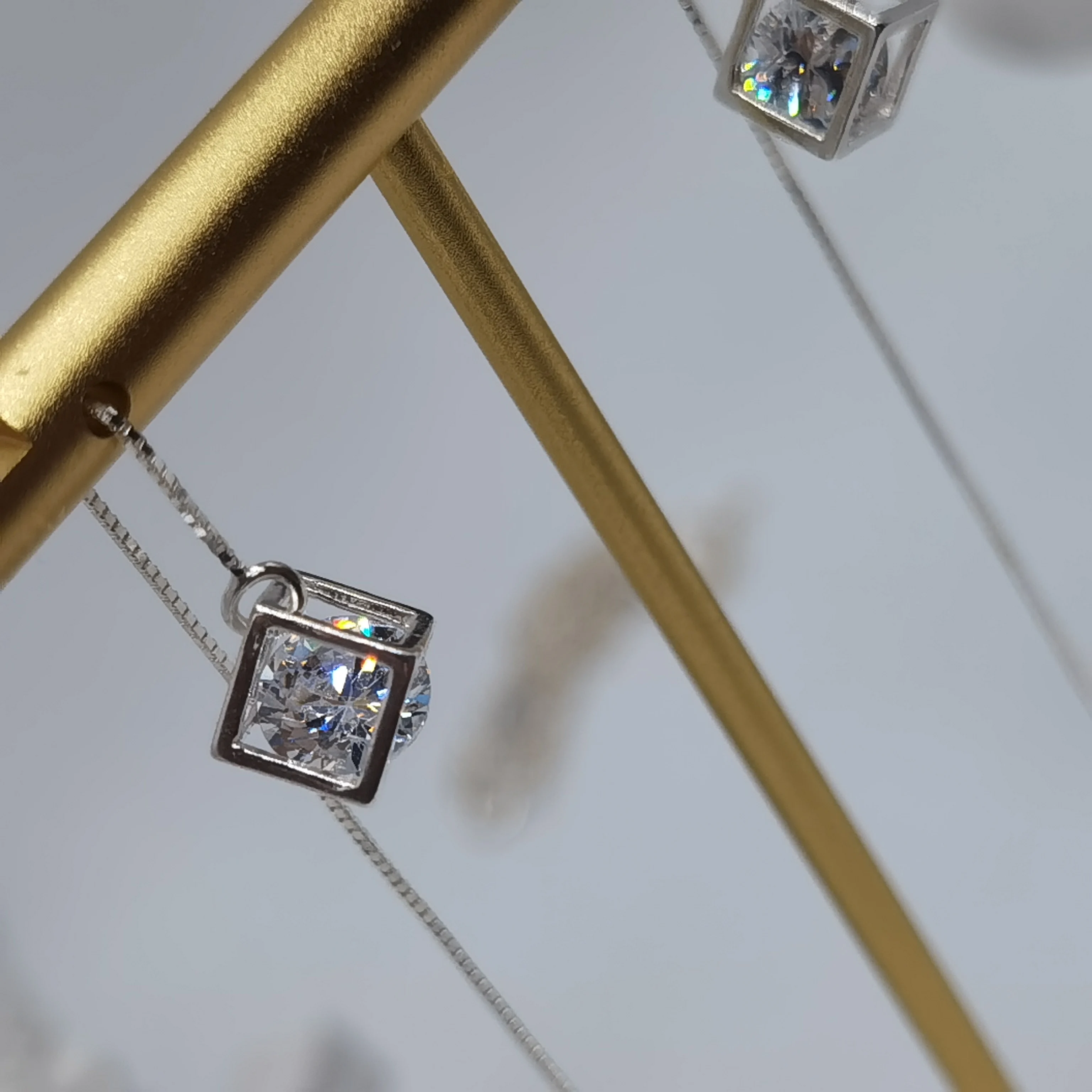

Geometric Rubik's Cube Sterling Silver Necklace For Women With Light Luxury And Minority Design Sense. The New Collarbone Chain