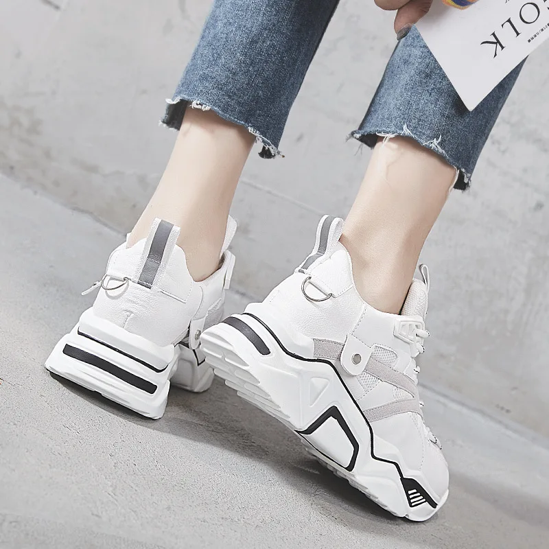 Женские кроссовки на массивной подошве увеличивающие рост с дышащей сеткой