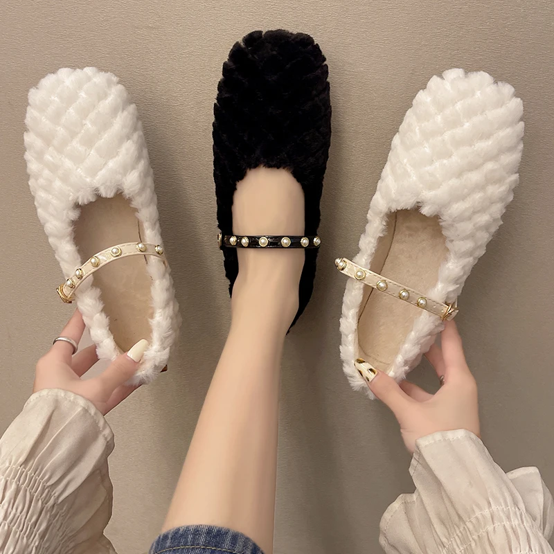 

Лоферы женские с украшением из жемчуга, меховые повседневные кроссовки, без застежки, круглый носок, универсальные, без застежек, Украшенны...