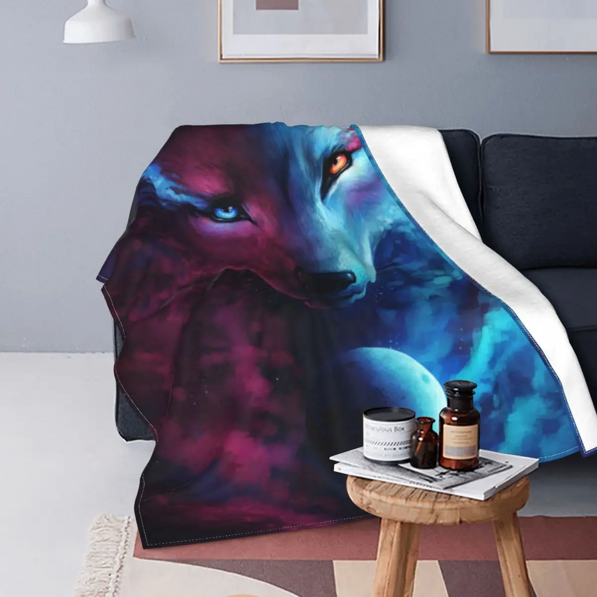 

Light And Darkness Wolf Blanket Fleece Summer Animal Ferocious Portable Lightweight Thin Throw Blanket for Home Car Quilt