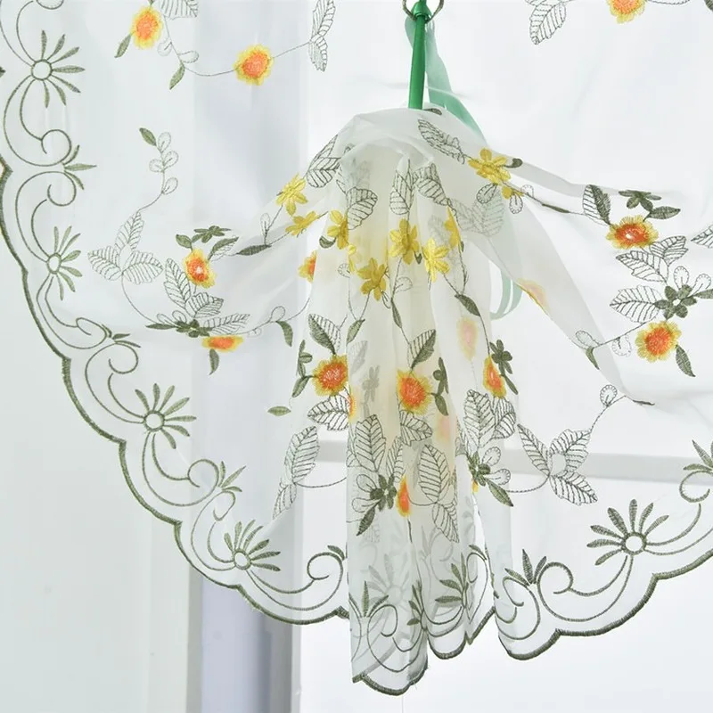 Короткие жаккардовые жалюзи в римском стиле желтые маленькие цветочные на окна