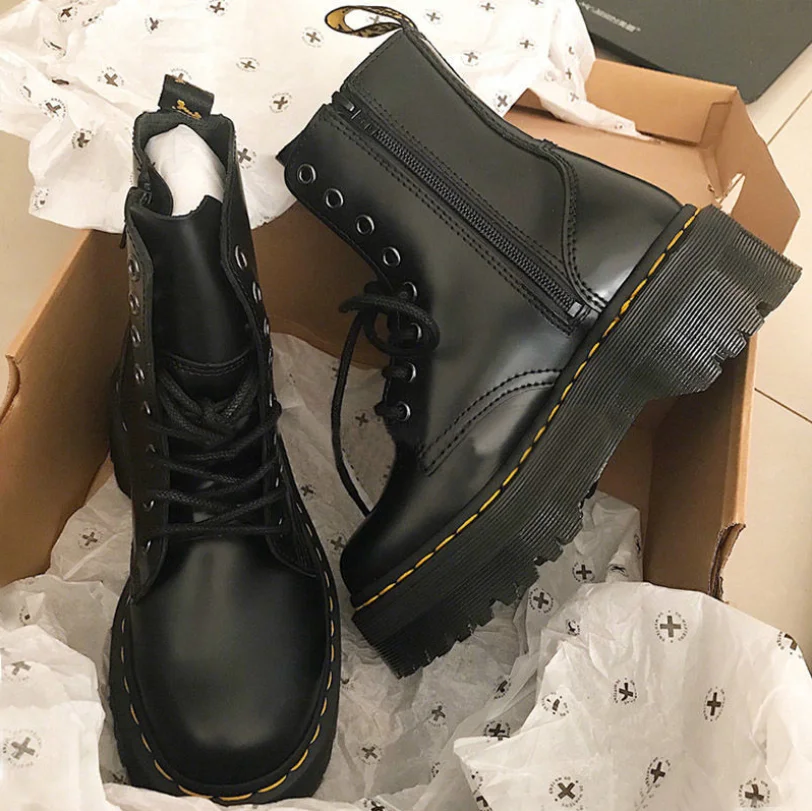 

Chunky Motorcycle Boots For Women Autumn 2020 Fashion Round Toe Lace-up Combat Boots Ladies Shoes Designer Charms boots