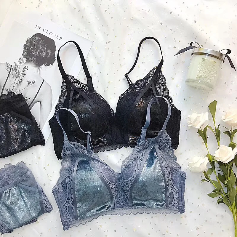 Комплект кружевного нижнего белья с бюстгальтером тонкой чашкой и