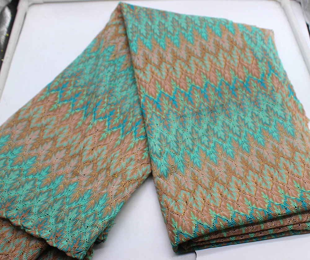 Трикотажная кружевная ткань Zig Zag 1 м для платья Зеленая волна полосатая крючком