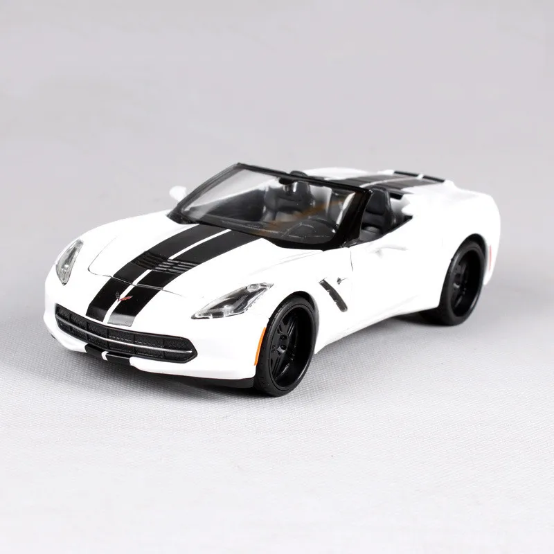 Изысканный подарок 1:24 Chevrolet 2014 Corvette трансформер спортивный автомобиль сплав