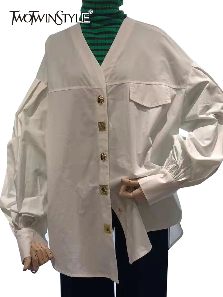 

Женская блузка TWOTWINSTYLE, повседневная однотонная прямая белая блузка с v-образным вырезом и длинными рукавами, осень 2021