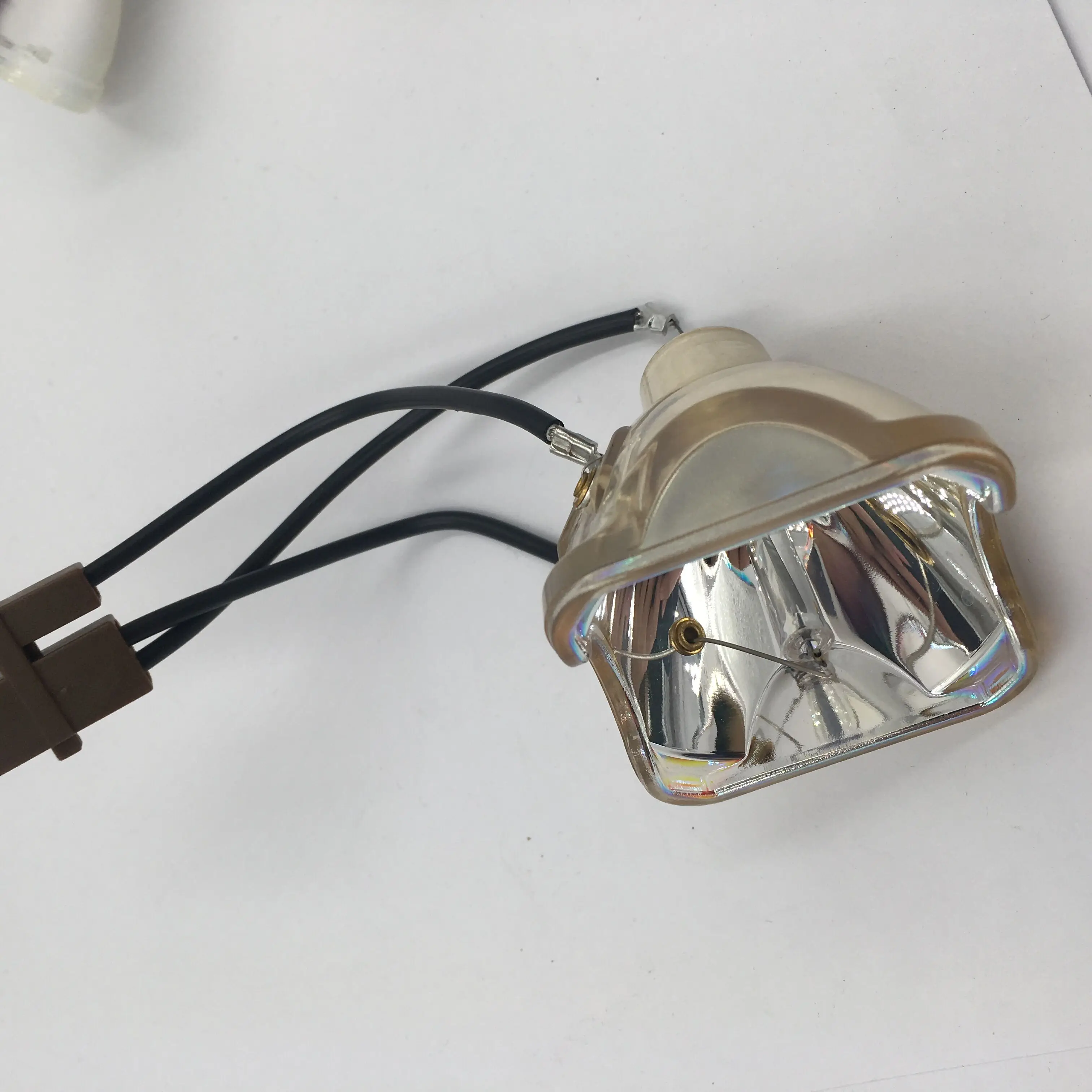 ZR 100% новая совместимая проекционная лампа модели VT85LP для VT480 / VT490 VT491 VT580 VT590 VT595 VT695