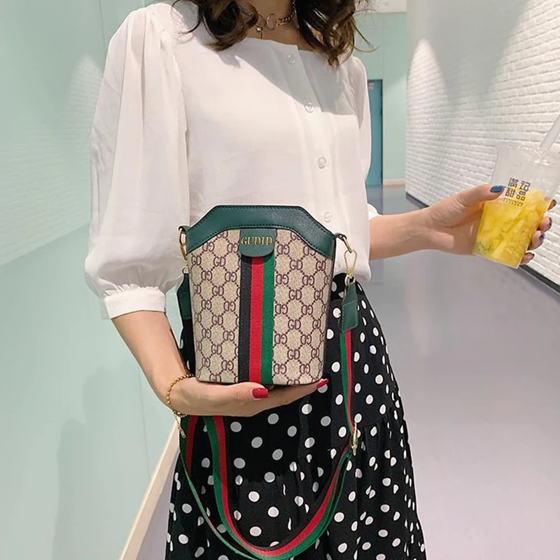 

Luxury Retro Classic Fashion Shoulder Crossbody Bags For Women Designer PU Canvas Printing Handbags Bucket Simple Messenger Bag
