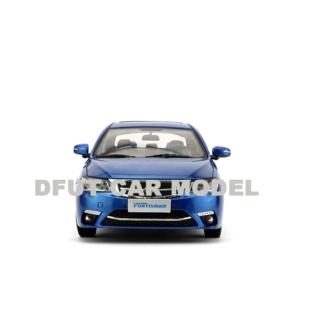Литая модель автомобиля FORTIS 1:18 из сплава игрушки для детей рождественские