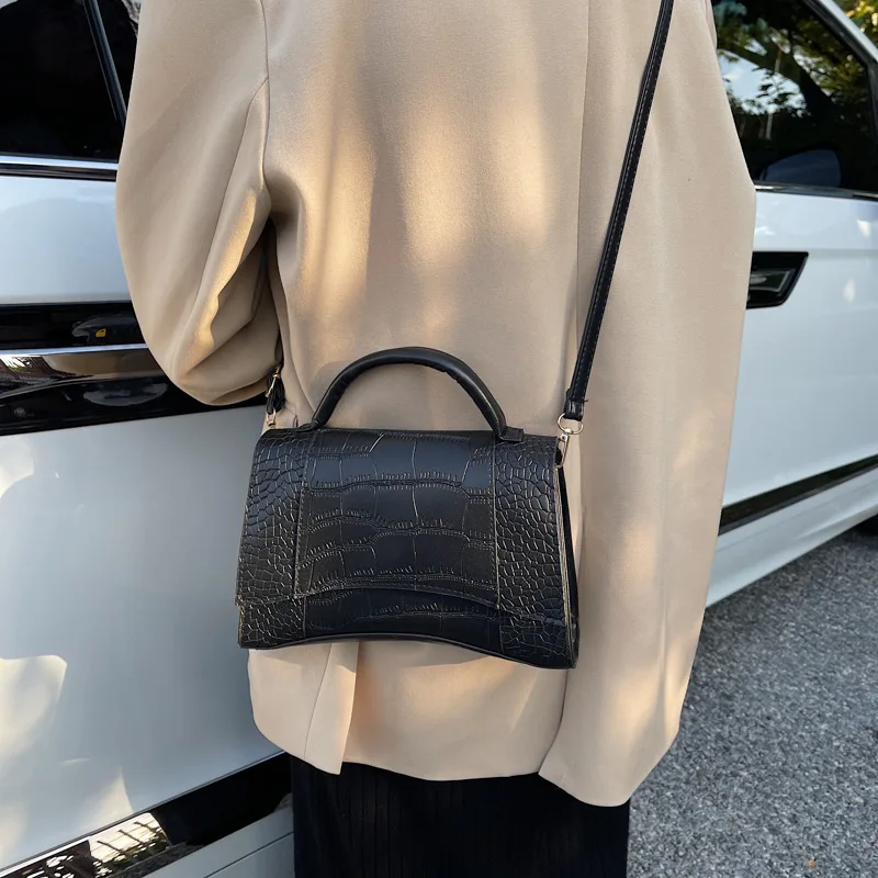 

This year's popular bag female 2021 new fashion trend leisure portable small square bag Single Shoulder Msenger Bag