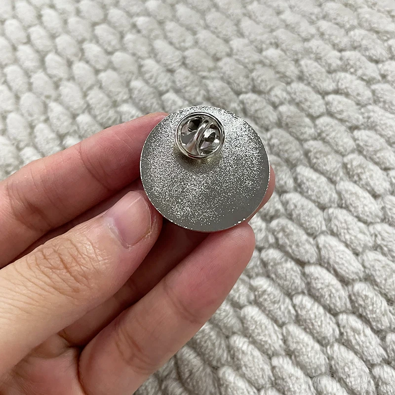 Хоть она и быть маленькой Очаровательная эмалированная булавка Шекспира мечта о