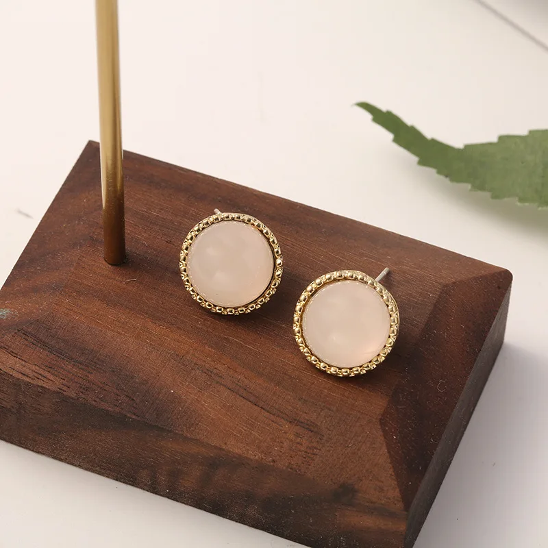 

Fashion Vintage Round Stud Earring Baroque Jewelry Handmade Simple Earrings for Women Party Wedding
