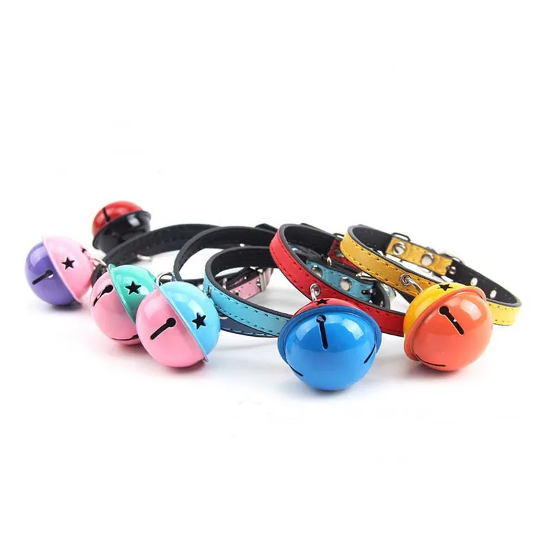 Симпатичные кошки и собаки ошейники с колокольчиком карамельного цвета легко