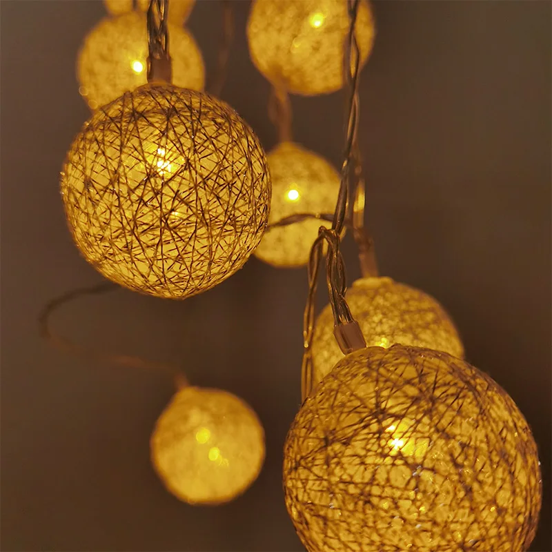 

2M 10LED Cotton Ball Garland String Lights Christmas Fairy Lights String for Wedding Xmas Party Home Outdoor Hanging Decoration