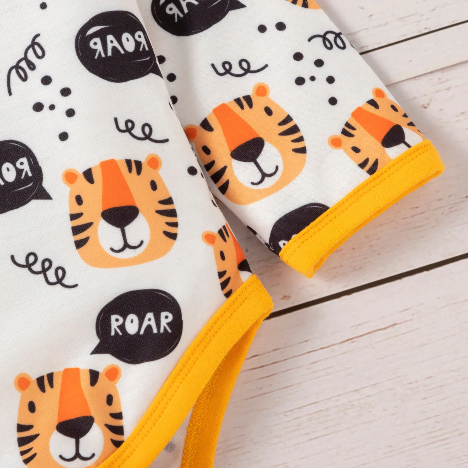 Модные комплекты одежды для маленьких девочек боди с длинным рукавом мультяшным